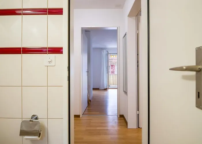 Flat - Balcony & Bundeshaus View Lägenhet *