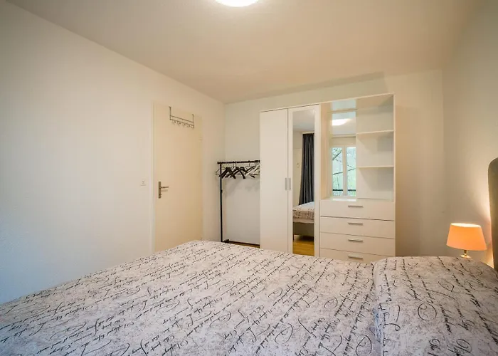 Апартаменты Flat - Balcony & Bundeshaus View *