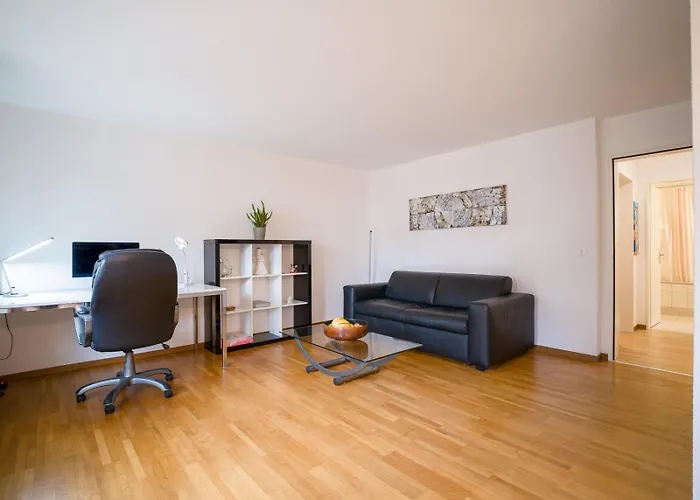 Flat - Balcony & Bundeshaus View Апартаменты